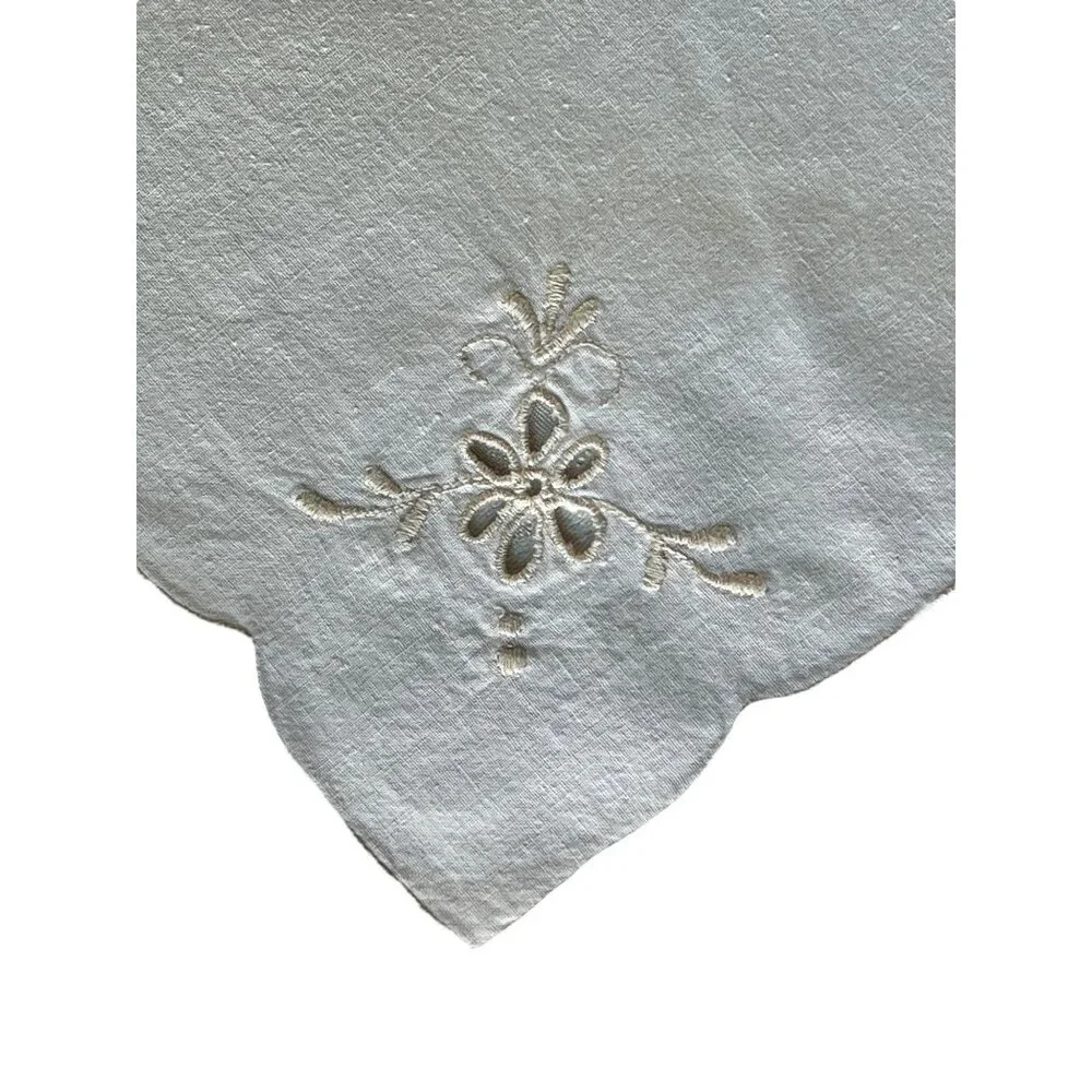 8 Pale Pink Embroidered Cotton Napkins Cutwork  Scalloped Edges 15.25x15.25
